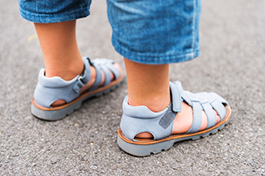 Las 5 sandalias de niño de vestir de moda en 2022