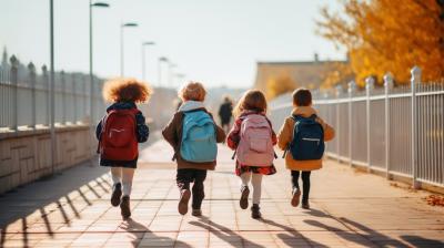 ¿Cordones o velcro?: Mejor calzado infantil para el colegio